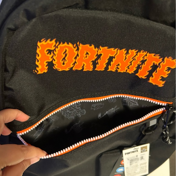 NEW Fortnite 18” Kids Black School Backpack - Padded Laptop Sleeve (NWT) - Picture 4 of 8